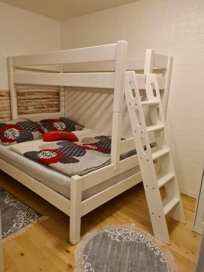 Wohnung Am Gruenen, Naehe Stadtzentrum Und Hauptbahnhof, Wlan Inklusive เฟือร์ท ภายนอก รูปภาพ