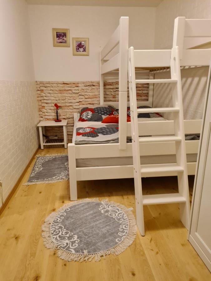 Wohnung Am Gruenen, Naehe Stadtzentrum Und Hauptbahnhof, Wlan Inklusive เฟือร์ท ภายนอก รูปภาพ